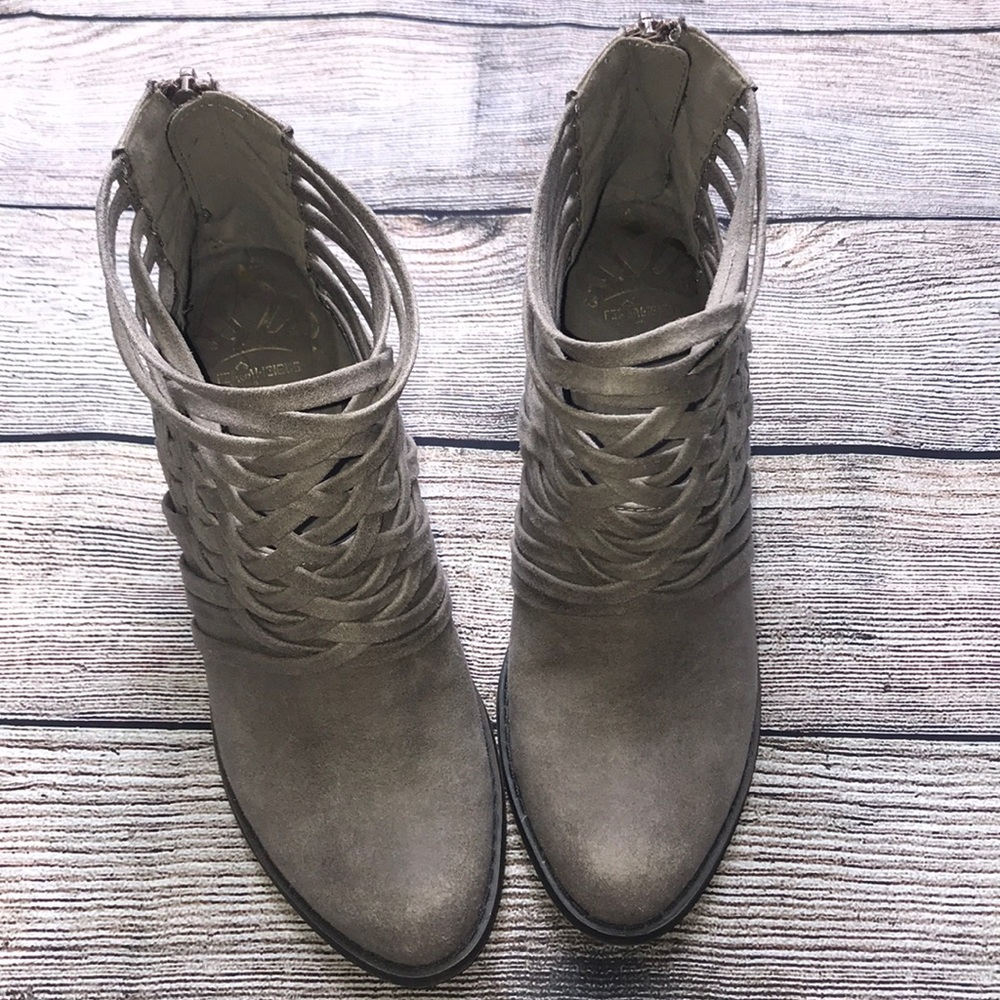 Taupe heeled detail Booties